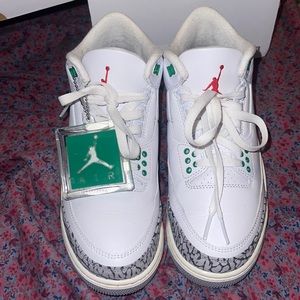 Woman’s 7.5 Retro 3 Jordan’s w/ OG box